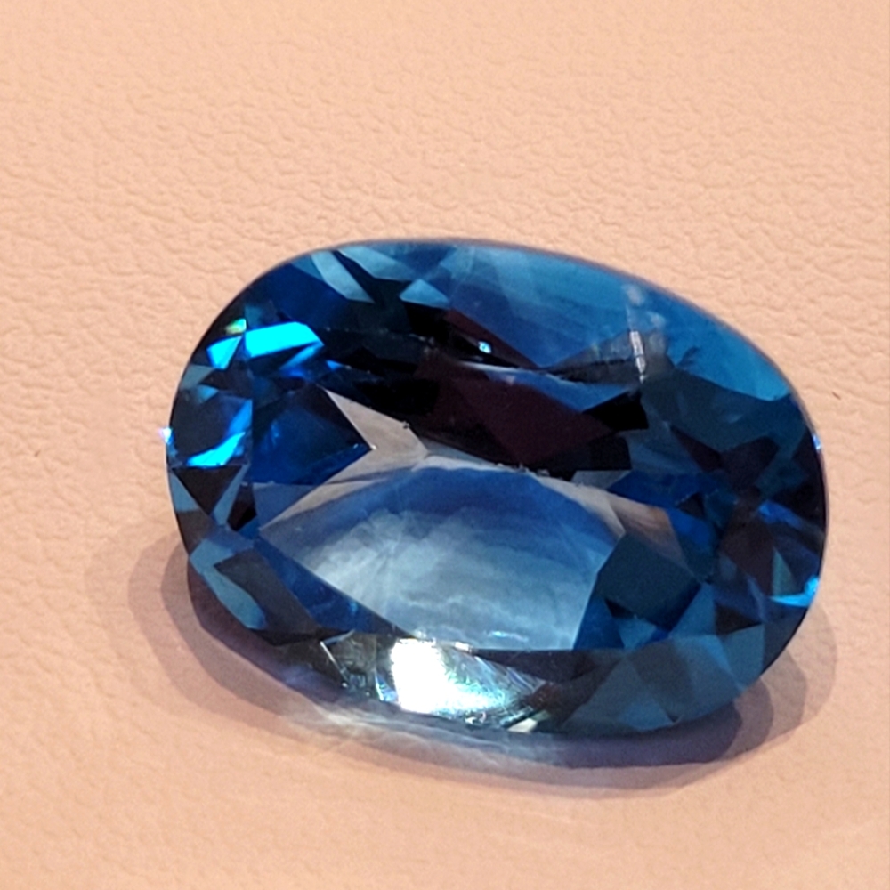 NWOT! Genuine Natural Oval Swiss Blue Topaz Gemstone, 13 carat (18 x 13mm).